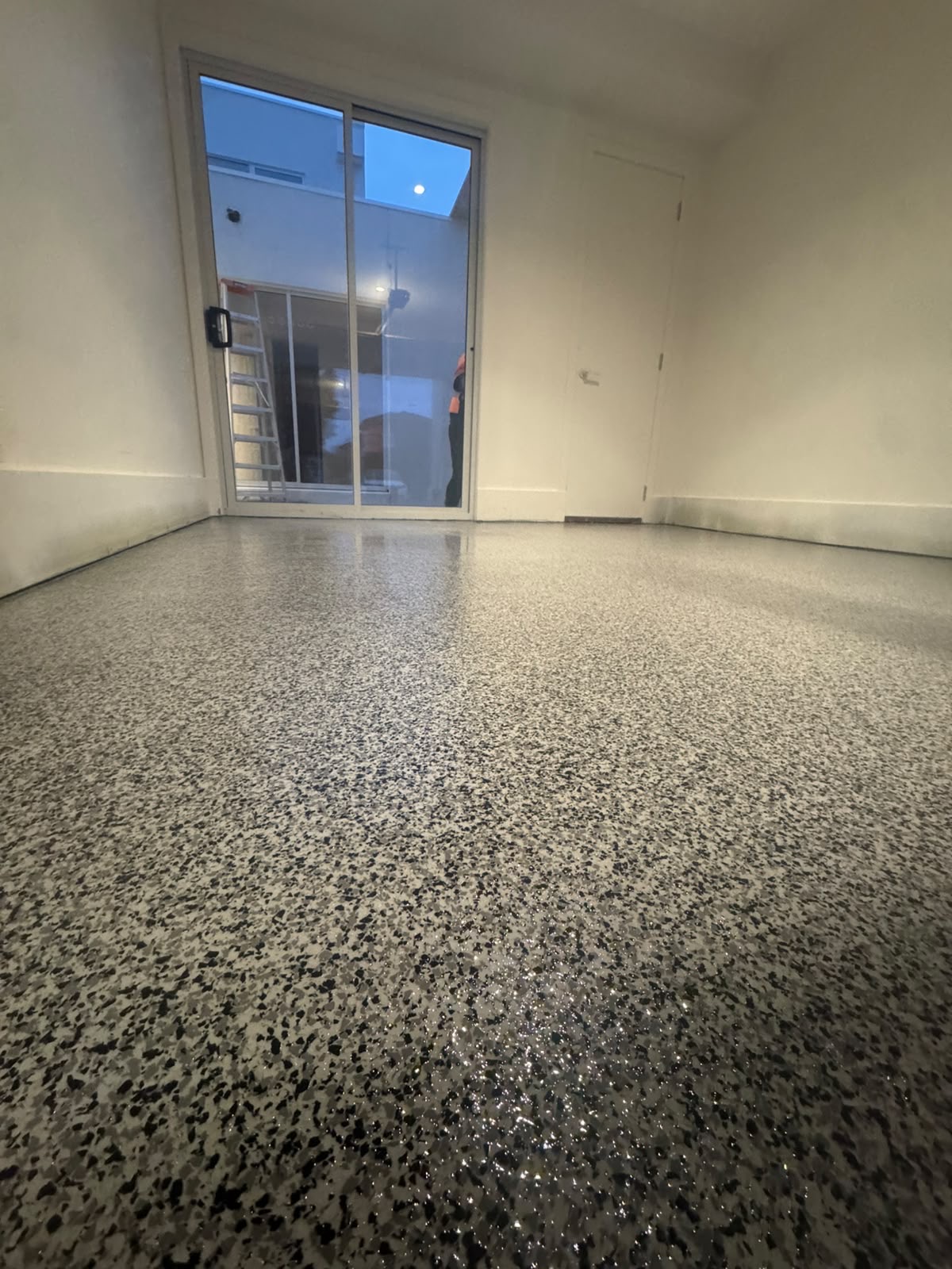 Flake epoxy floor